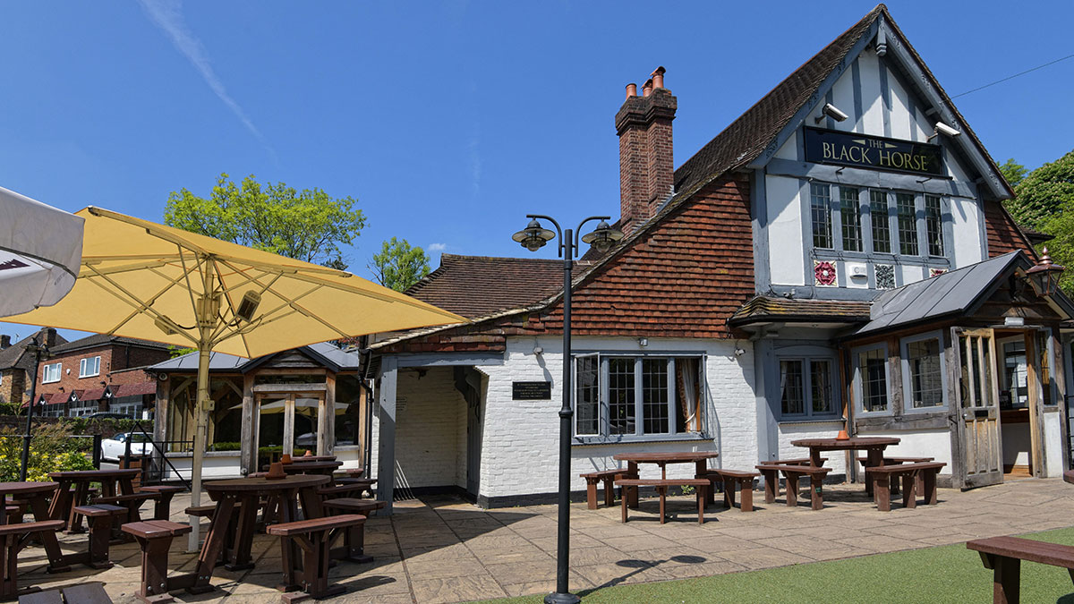 The Black Horse Iver Heath garden